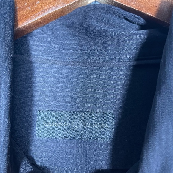 Lululemon Men’s Size XL Black Stripe Performance Stretch Long Sleeve Button Down - Picture 11 of 13